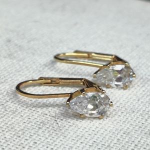 Classy lever back sparkly earrings